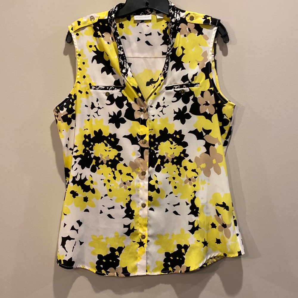 New York & Co.sleeveless button down blouse large black, white, black, and tan